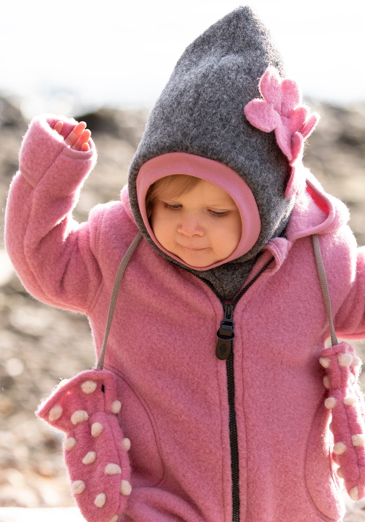 Salopetă fleece cu botoși și mănuși din lână merinos - Dusty Pink Pure Pure HipHip.ro