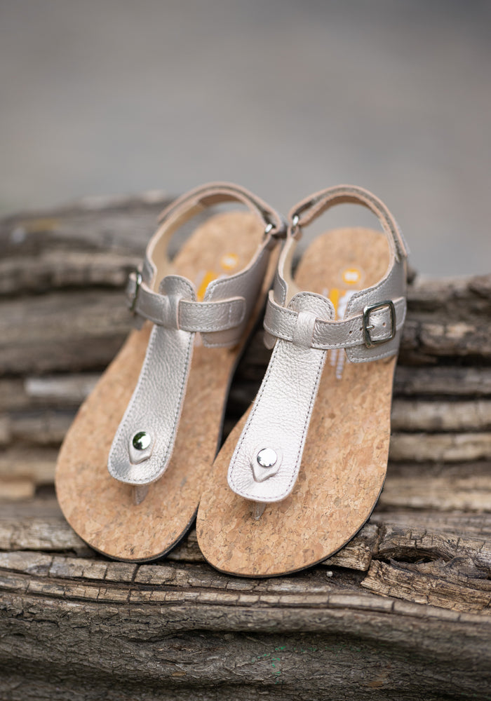 Sandale Barefoot din piele - Abriana Champagne