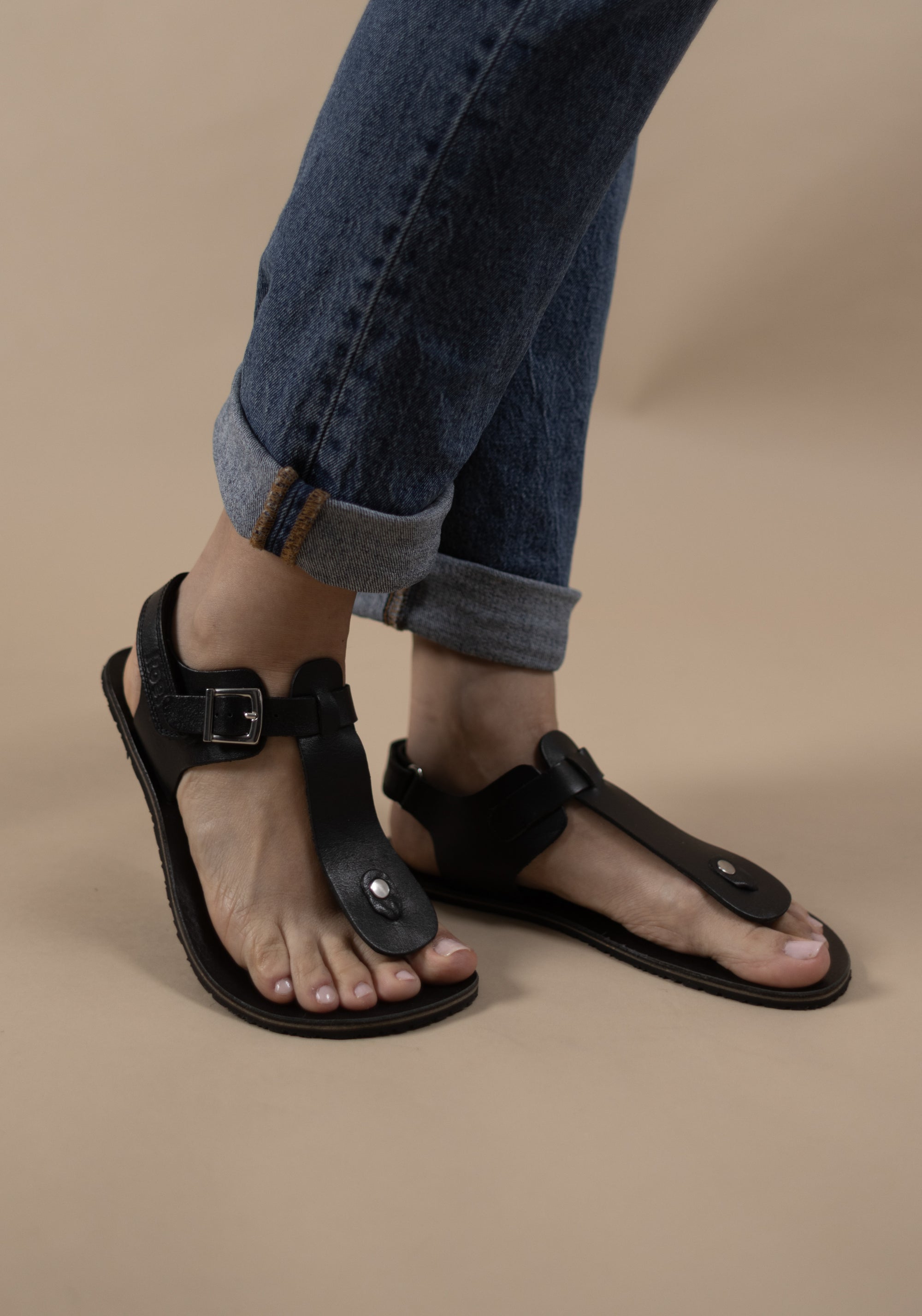 Sandale Barefoot din piele - Ariata Black