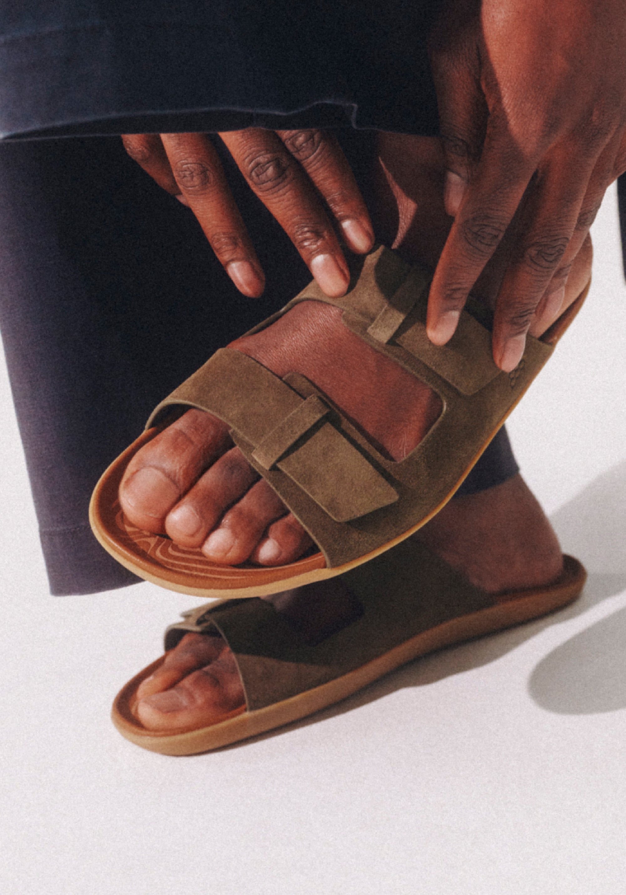 Sandale Barefoot din piele întoarsă - Sensus Yin Slide Men Dark Olive