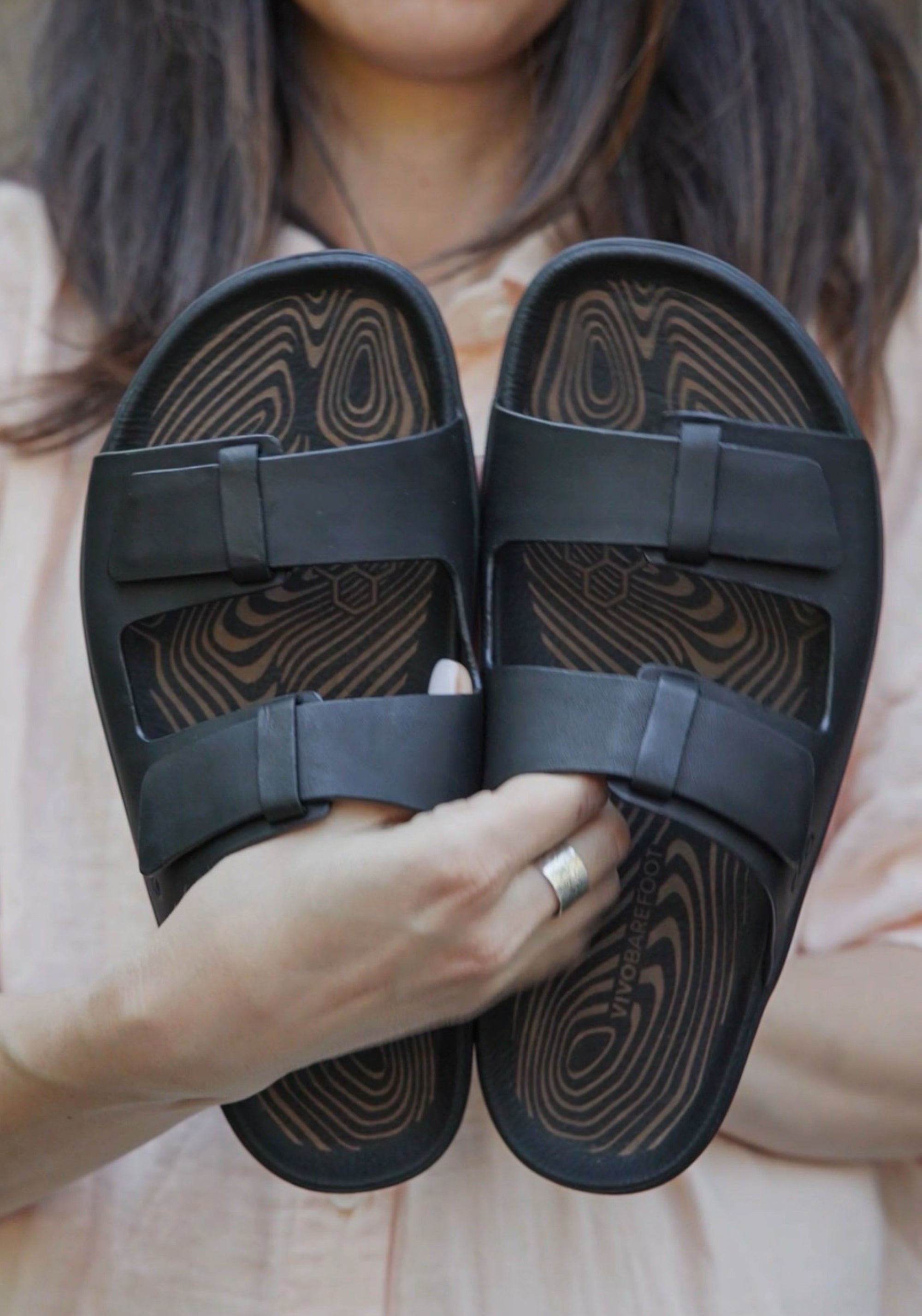 Sandale Barefoot din piele - Sensus Yin Slide Women Obsidian