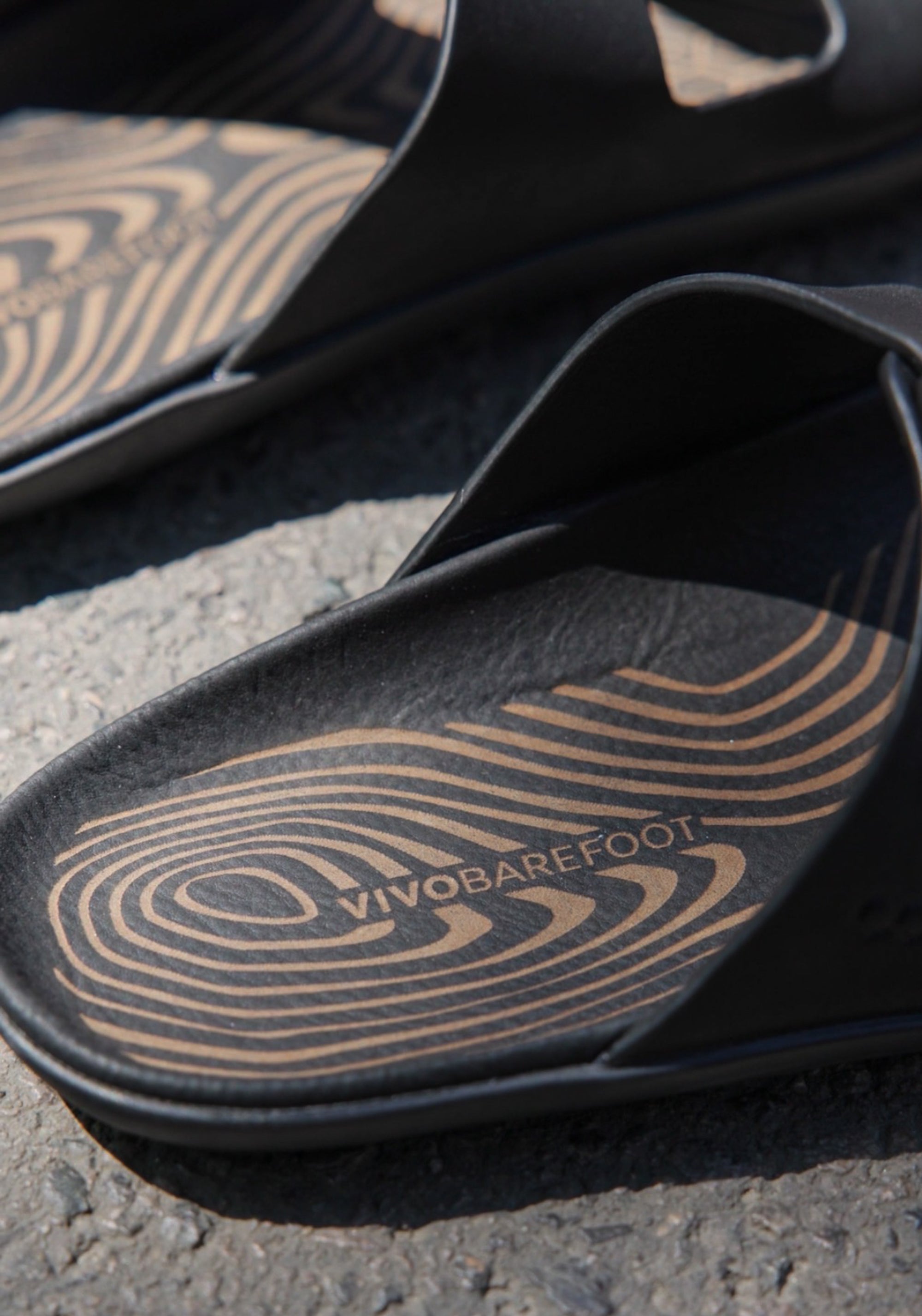 Sandale Barefoot din piele - Sensus Yin Slide Women Obsidian