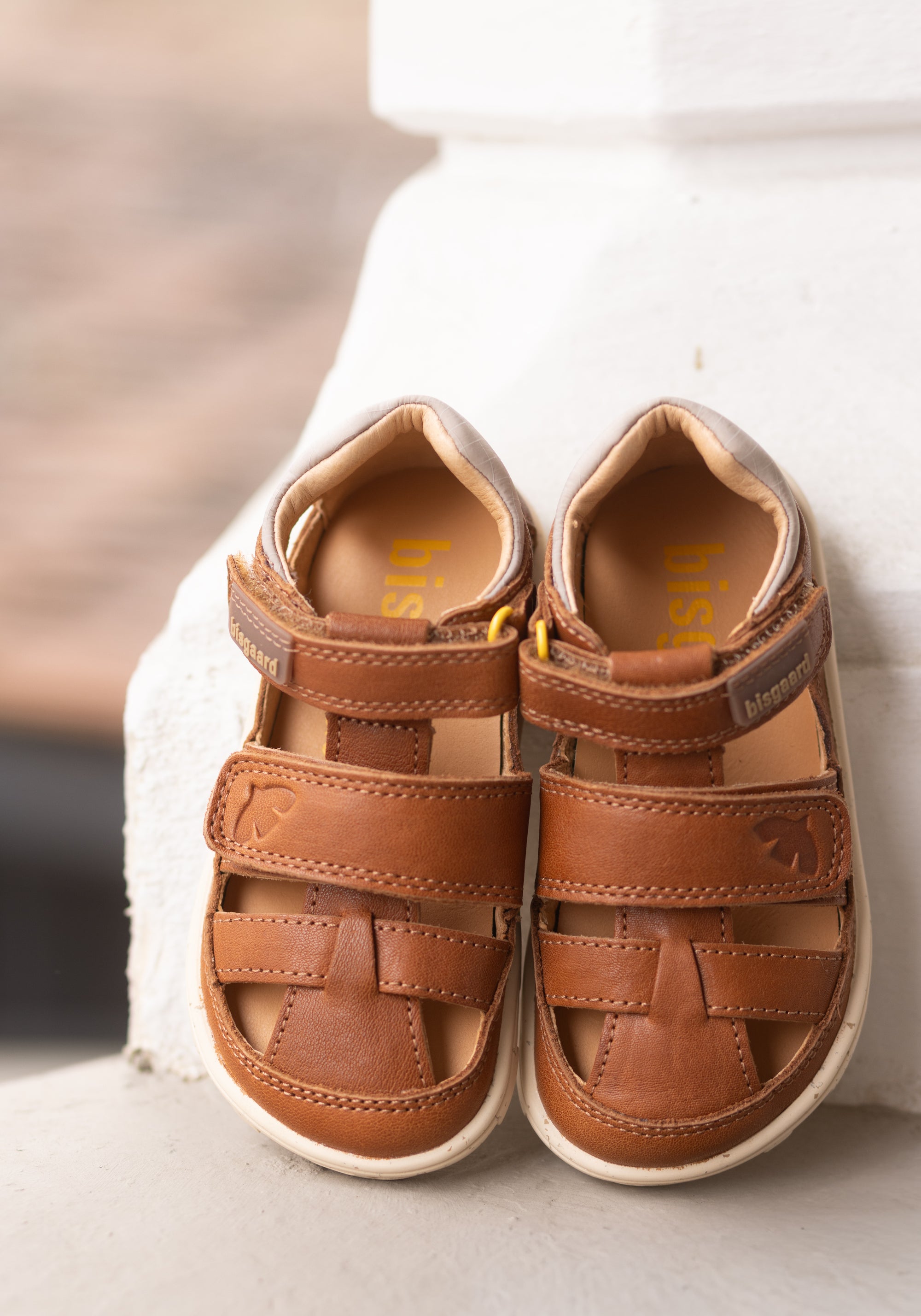 Sandale Barefoot din piele - Vic Cognac