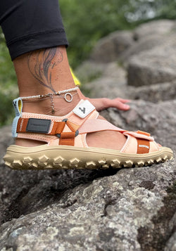 Sandale drumeție Barefoot - Tracker Ora Women Coral