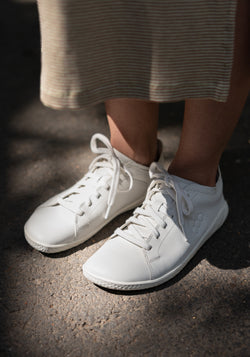 Sneakers Barefoot din piele - Geo Court IV Women Bright White