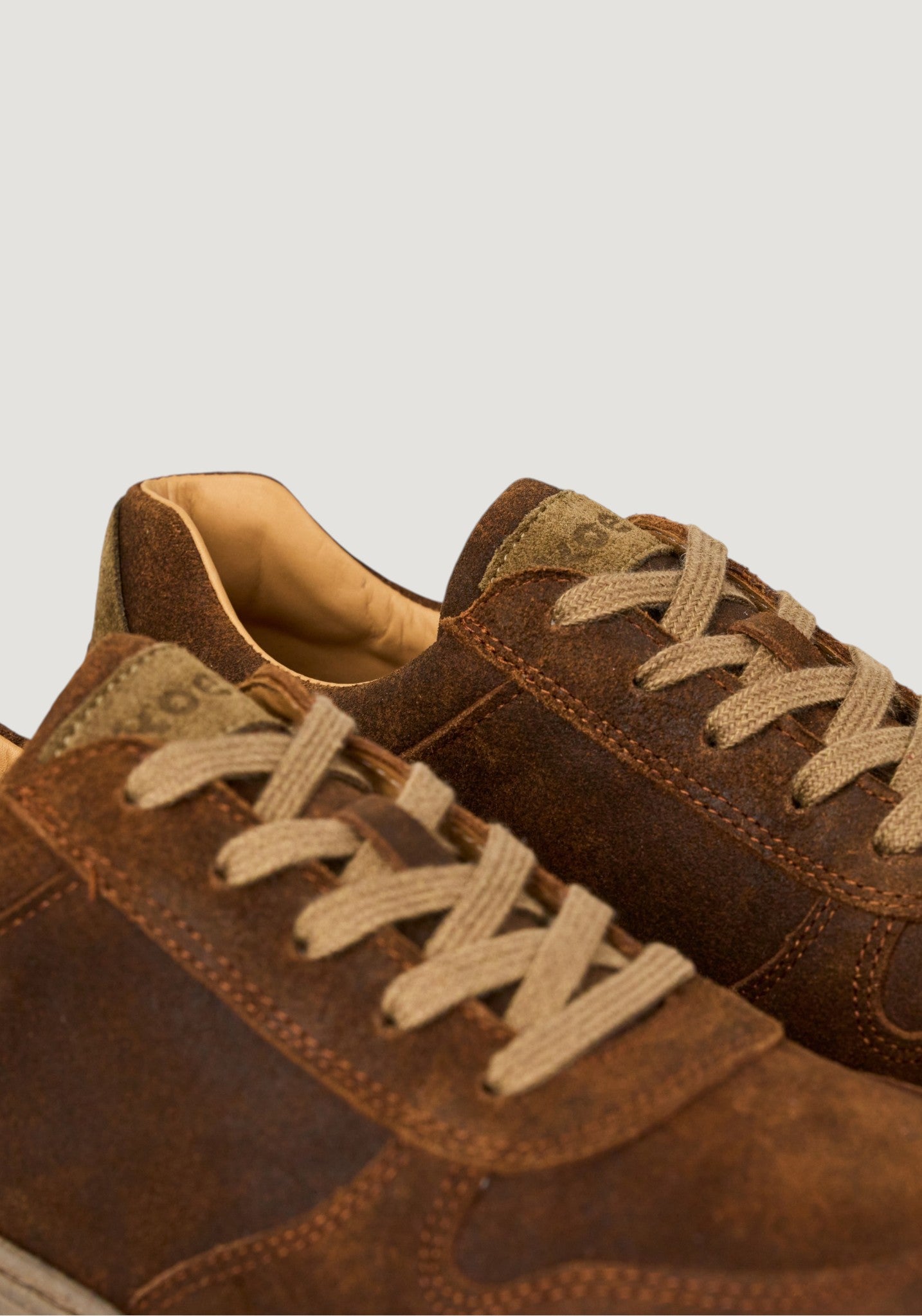 Sneakers Barefoot din piele întoarsă - Francie Cognac