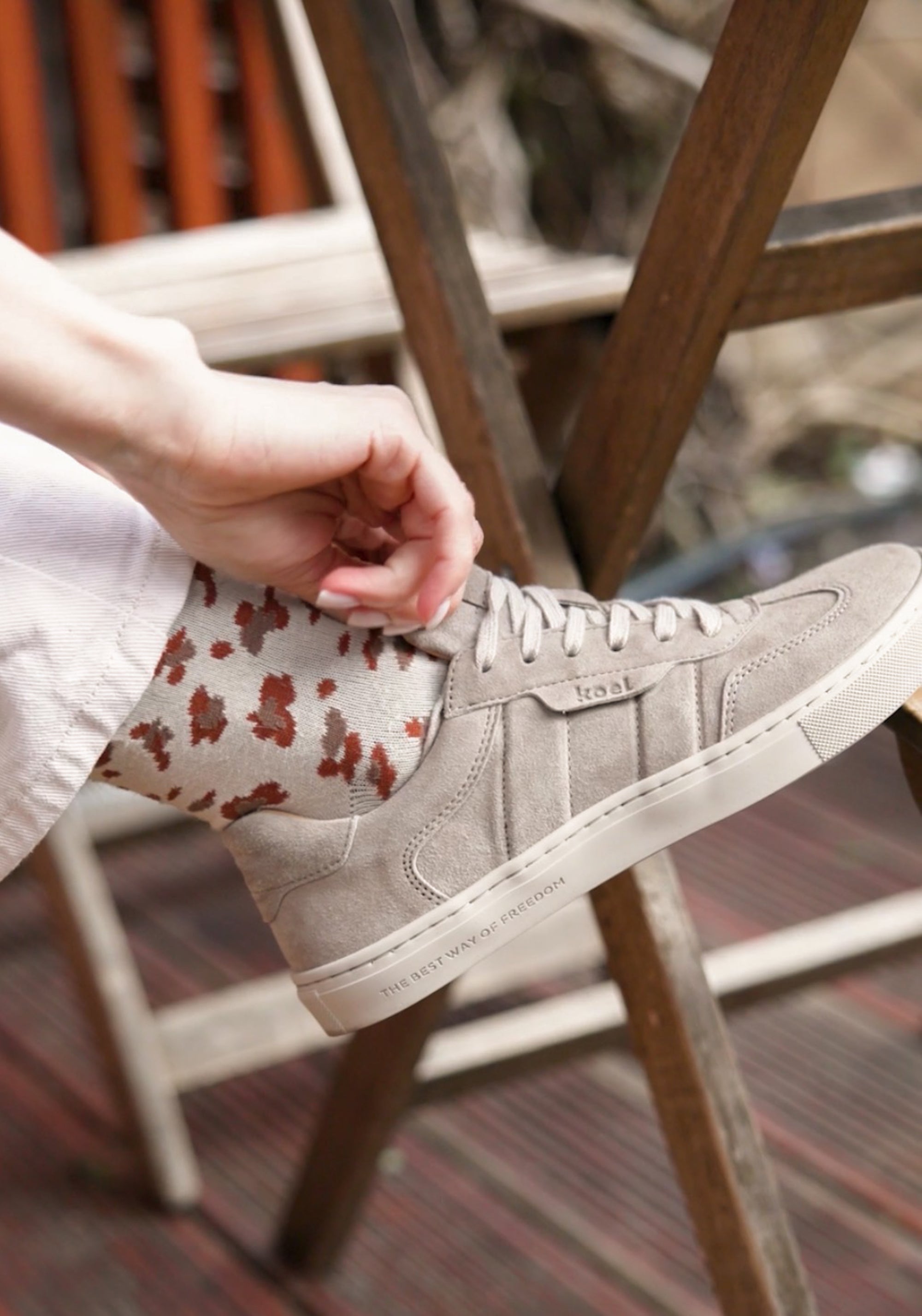 Sneakers Barefoot din piele întoarsă - Helena Taupe