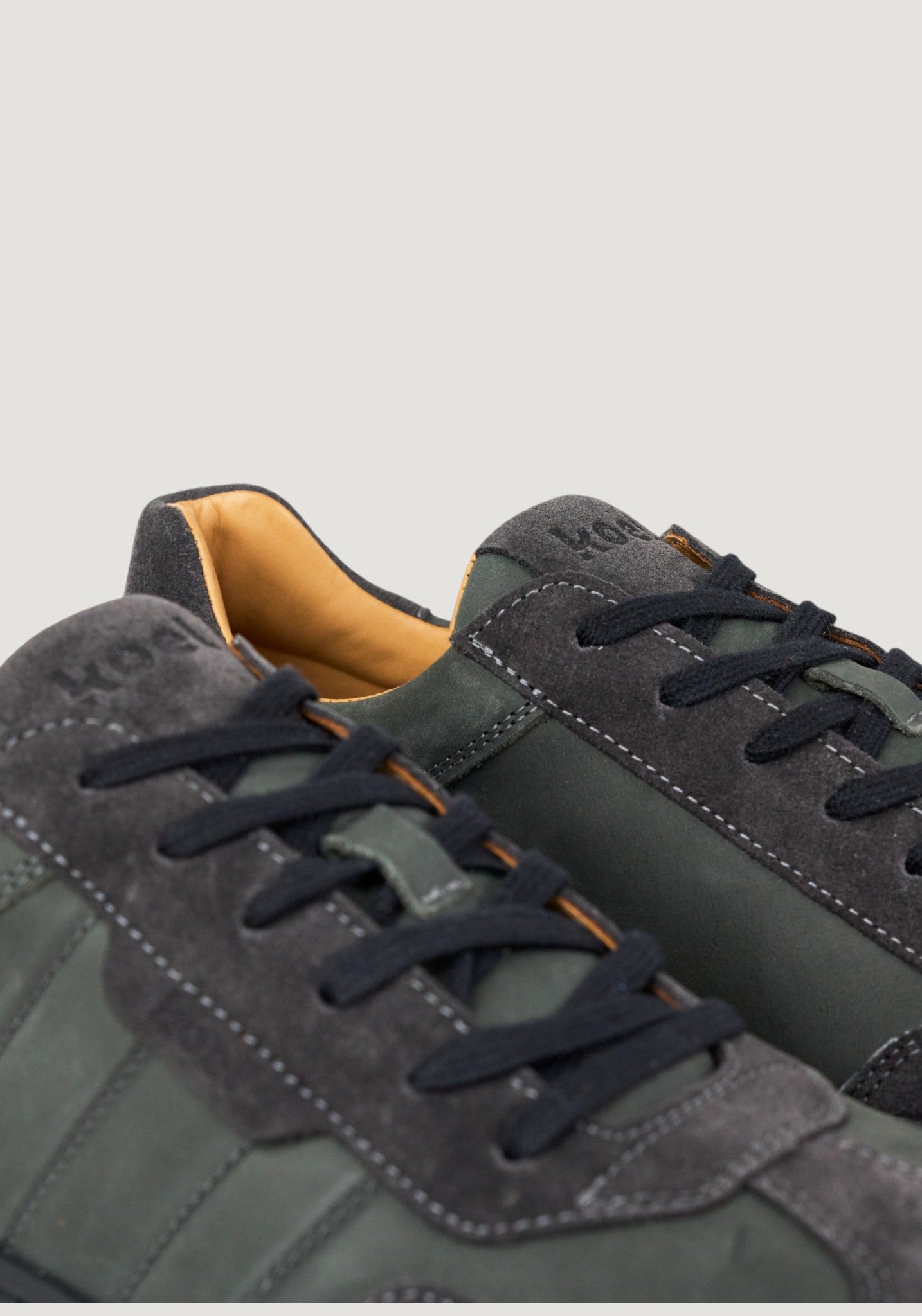 Sneakers Barefoot din piele întoarsă - Helio Grey