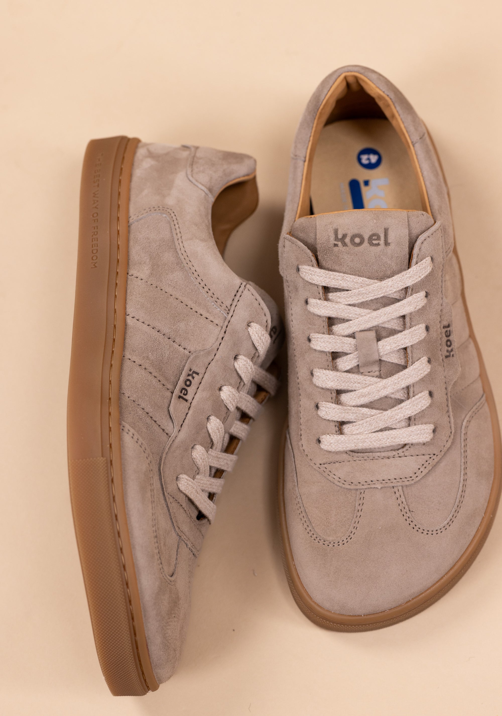 Sneakers Barefoot din piele întoarsă - Hugh Taupe