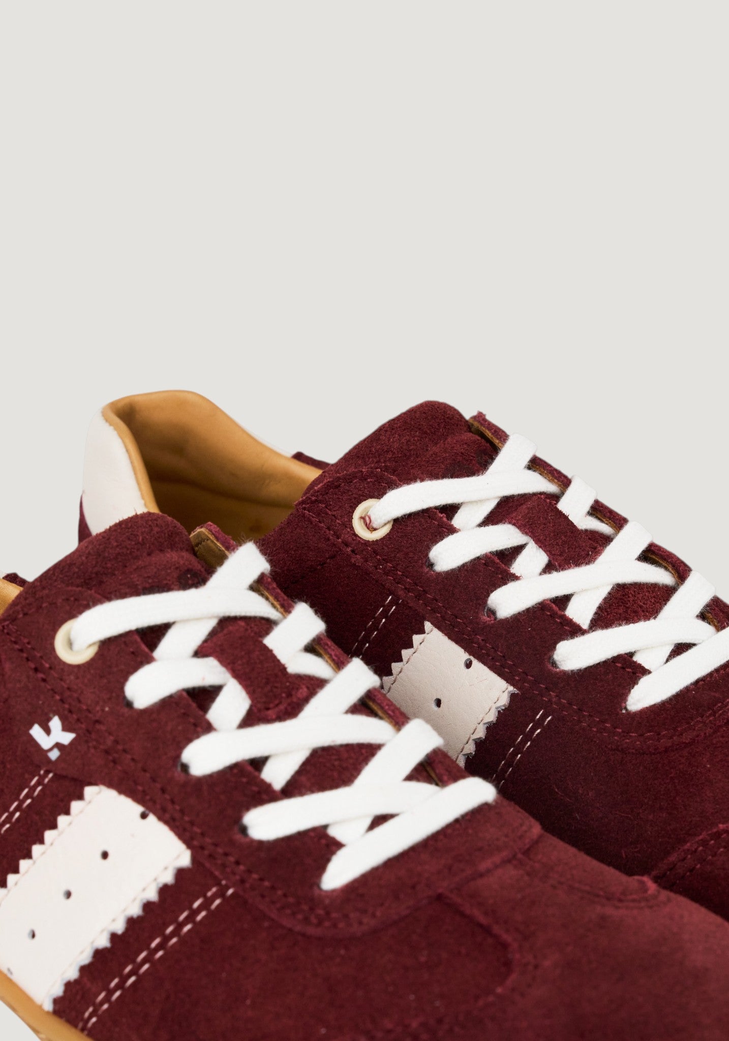 Sneakers Barefoot din piele întoarsă - Ila Bordo