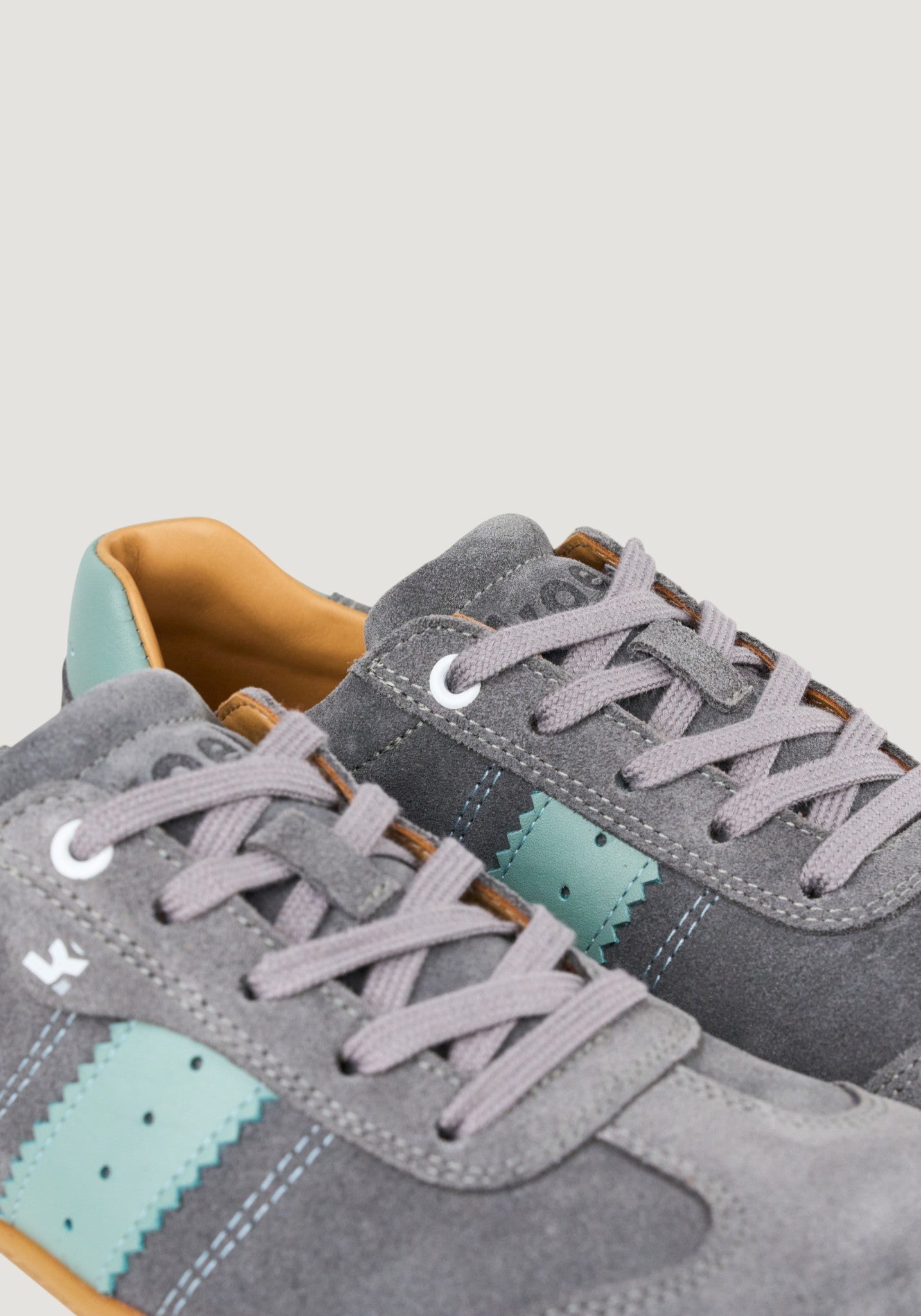 Sneakers Barefoot din piele întoarsă - Ila Grey