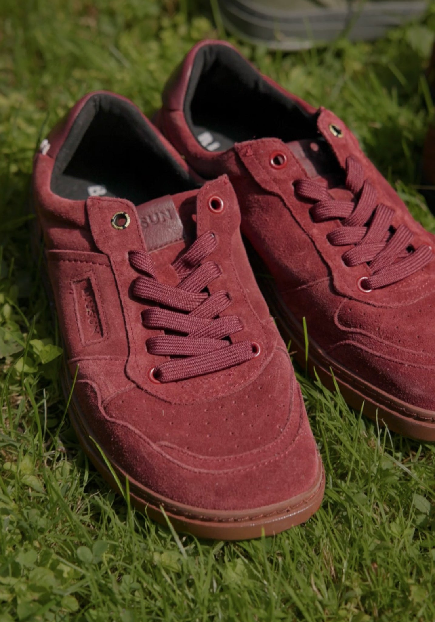 Sneakers Barefoot Wide din piele întoarsă - Berry