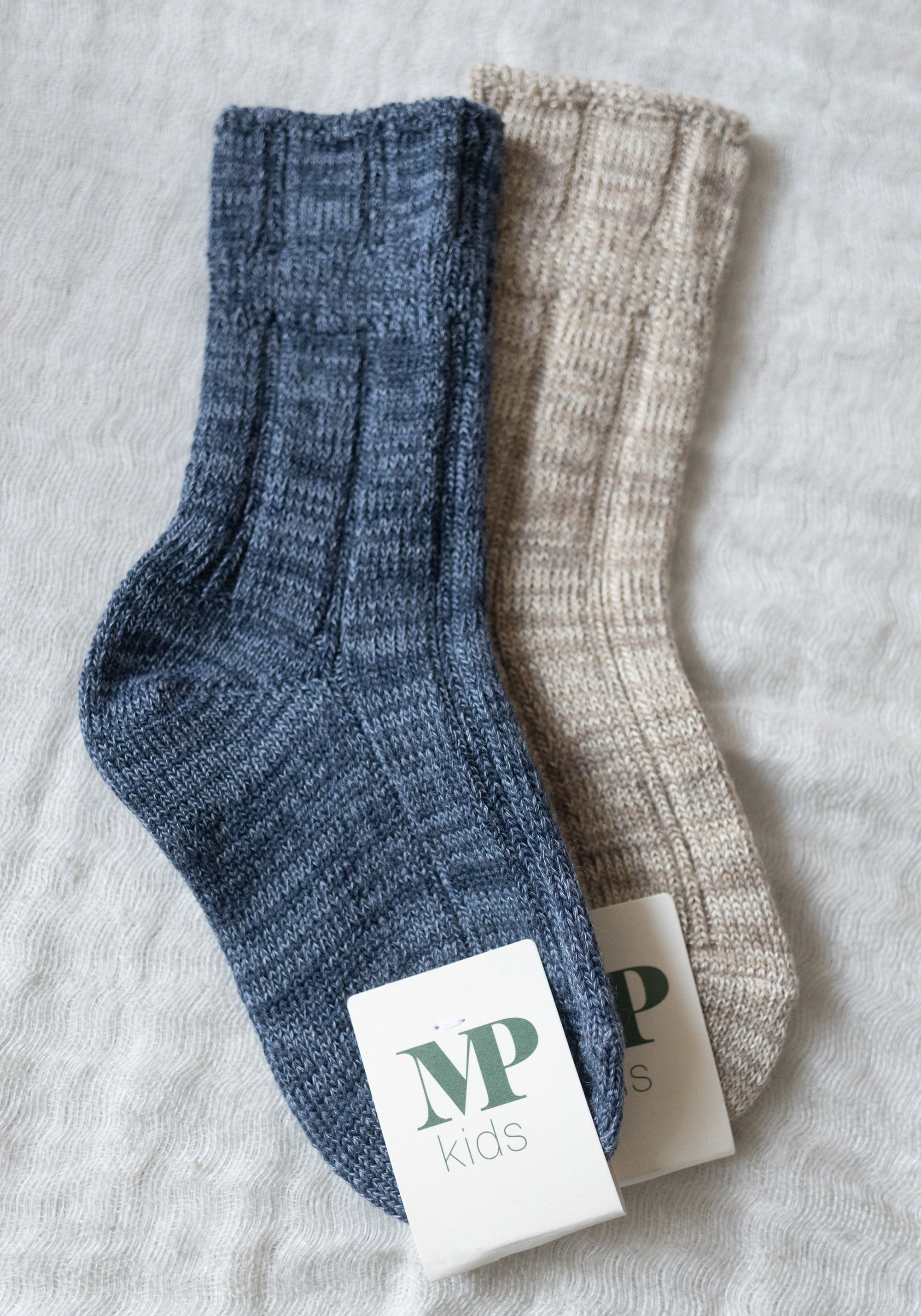 Șosete chunky din lână merinos și bambus (copii și femei) - Bee Dark Denim