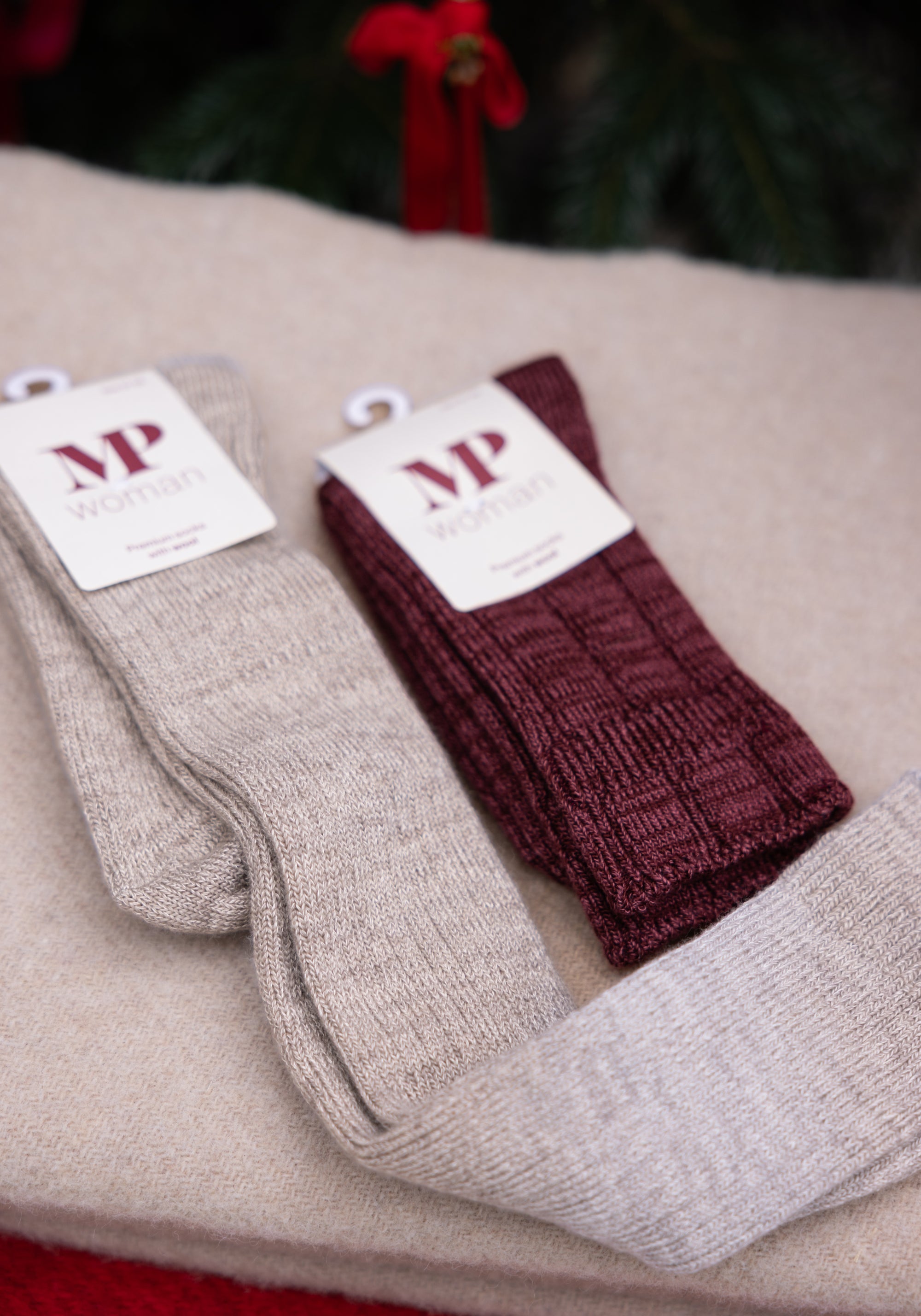 Șosete chunky femei din lână merinos și bambus - Knee Megan Light Brown