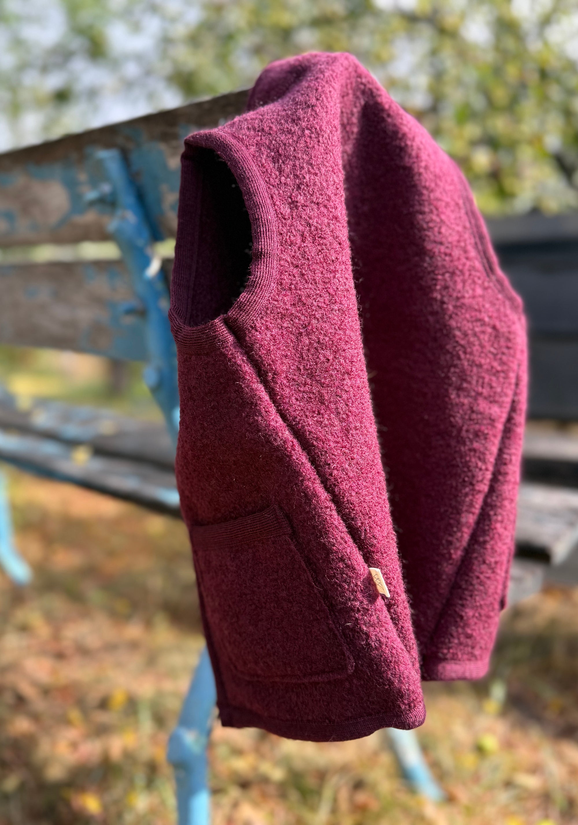 Vestă din lână fiartă - Cherry