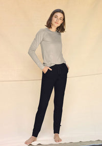 Pantaloni femei din lână merinos super fină - 24/7 Midnight Smalls HipHip.ro