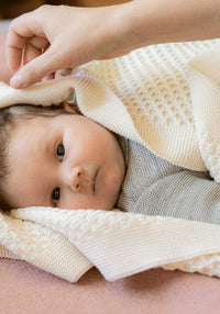 Pătură bebeluși honeycomb din lână merinos - Natural Disana HipHip.ro